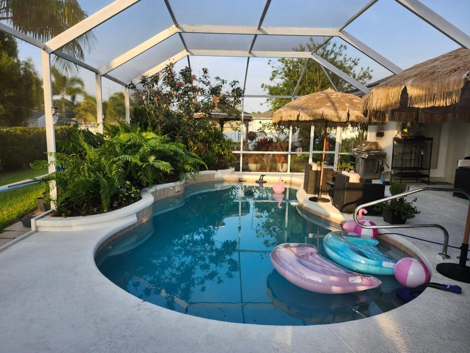 Pool view, Swimming pool
