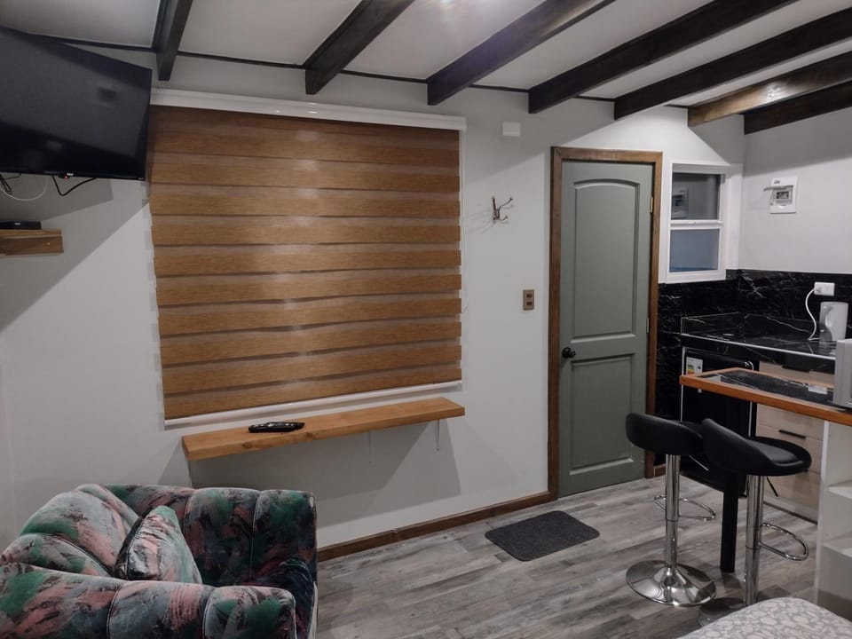 Kitchen or kitchenette, Seating area