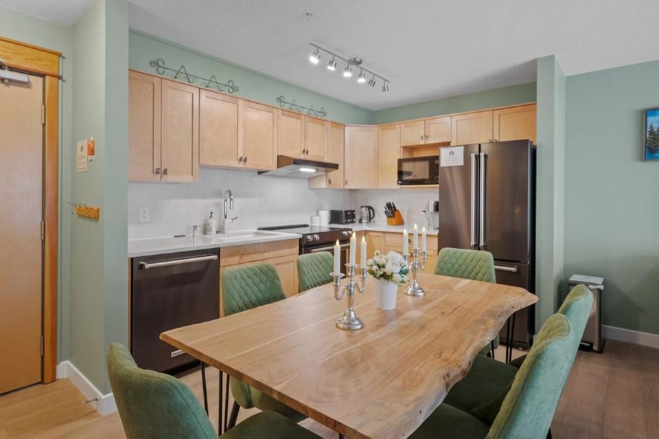 2 Bedroom Condo Banff, Canmore sleeps 6 comfortably Apartment in Canmore