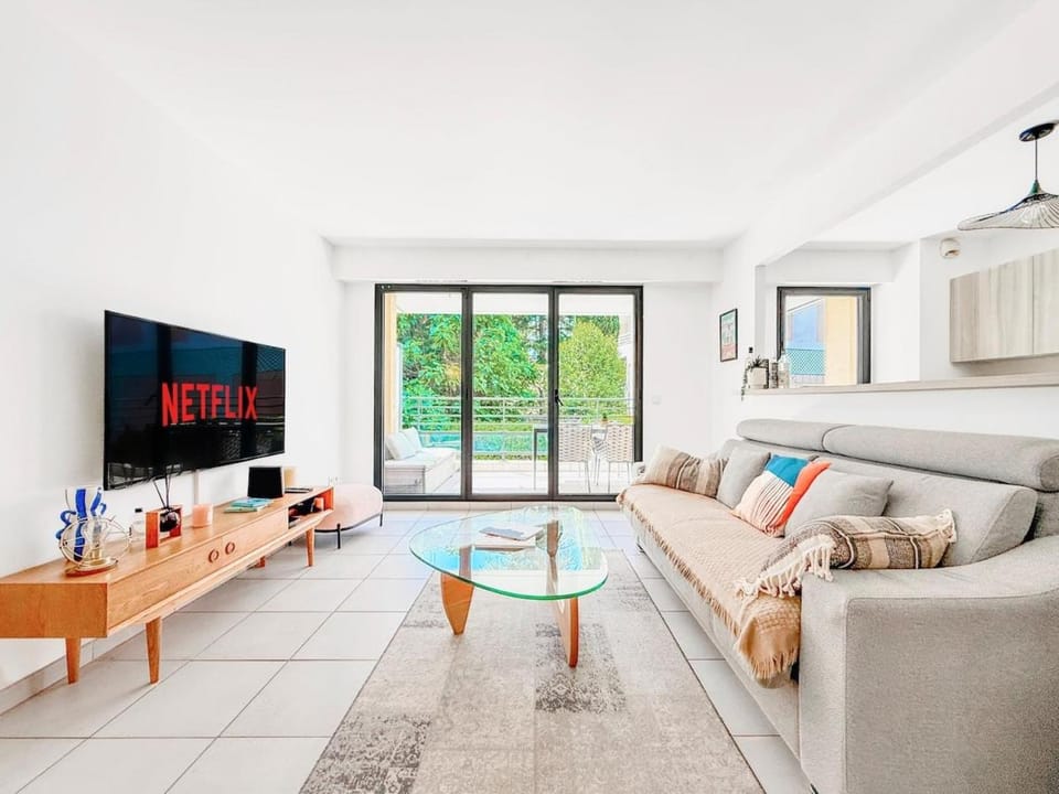 TV and multimedia, Balcony/Terrace, Living room