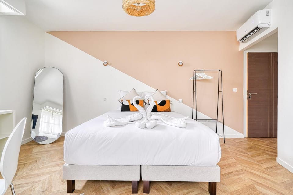 Bed, Bedroom