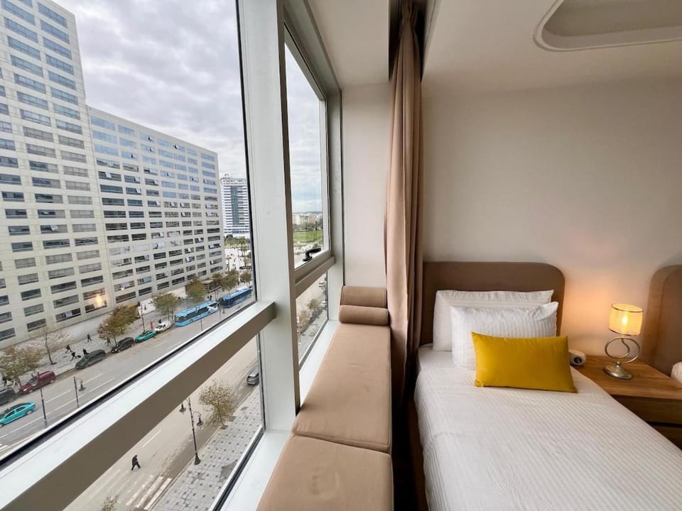 View (from property/room), Bedroom, City view