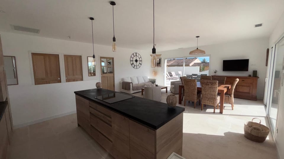 Maison neuve haut de gamme avec piscine et vue magnifique Villa in Provence-Alpes-Côte d'Azur