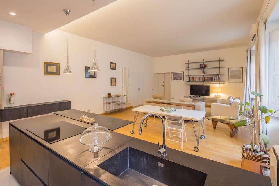 Communal lounge/ TV room, TV and multimedia, Kitchen or kitchenette, Living room, Seating area