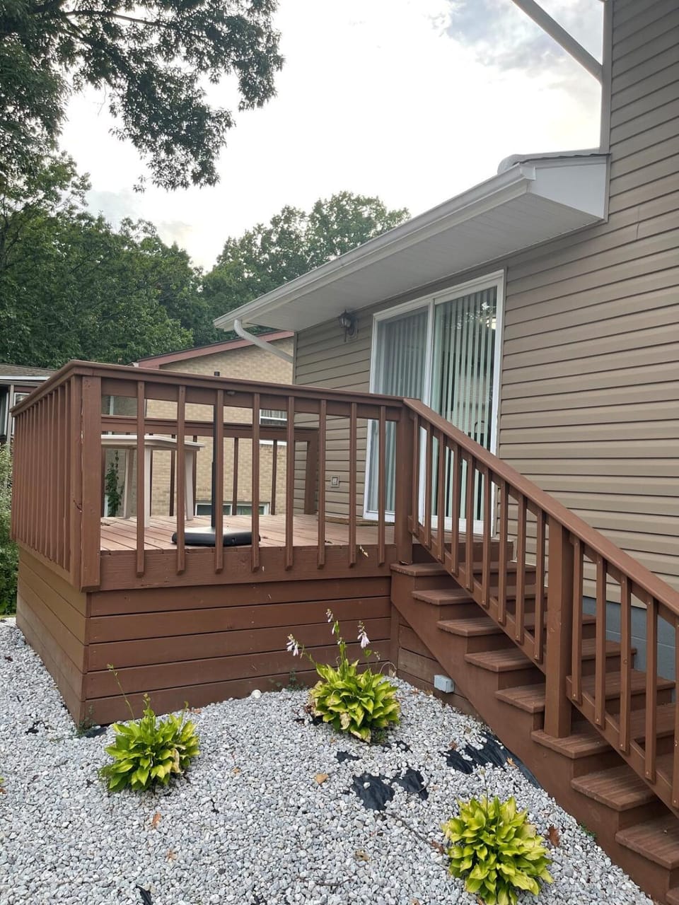 Lovely West Akron home with attached private garage Apartment in Cuyahoga Falls