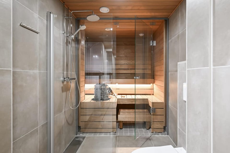 Nordic Grand Suite - 3BDR - Sauna - Free Parking Apartment in Finland