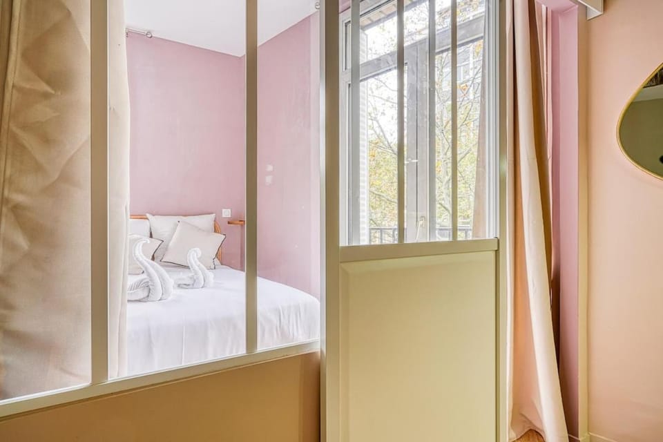 Comfort 2 bedrooms & air conditioning Paris 17 Apartment in Levallois-Perret