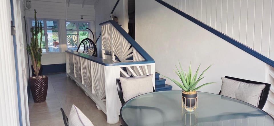 Martha's House Audi Apartment in Caribbean