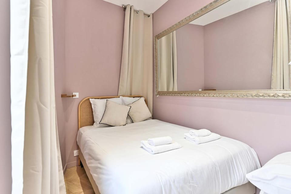 Charming, cozy and air-conditioned Paris 17 Apartment in Levallois-Perret