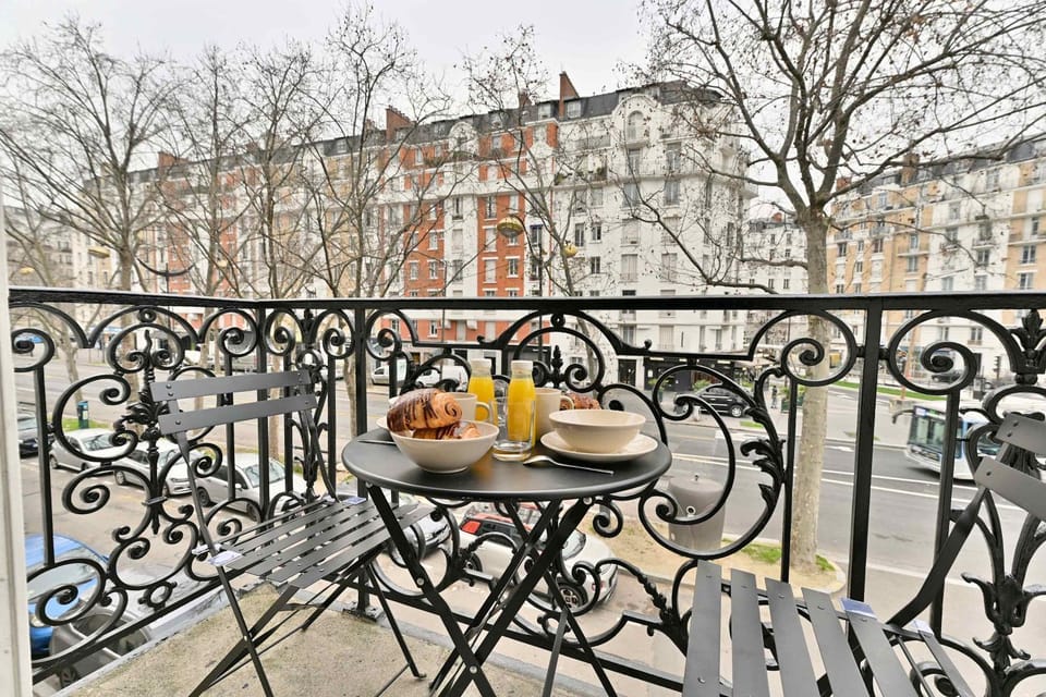 Charming, cozy and air-conditioned Paris 17 Apartment in Levallois-Perret
