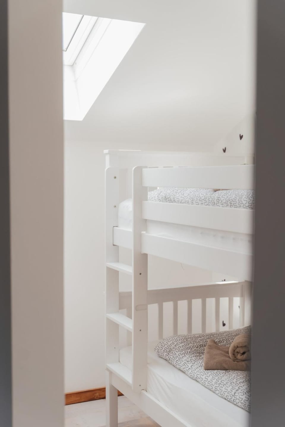 Bed, Photo of the whole room, Bedroom, bunk bed