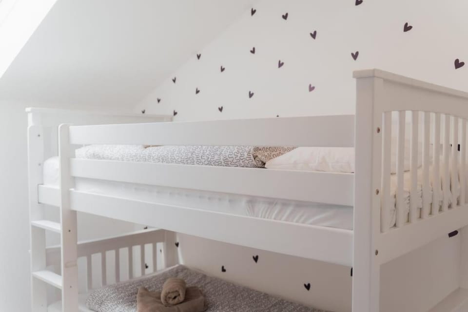 Bed, Photo of the whole room, Bedroom, cot, bunk bed