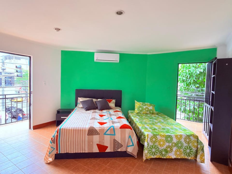 TV and multimedia, Photo of the whole room, Bedroom, towels, air conditioner