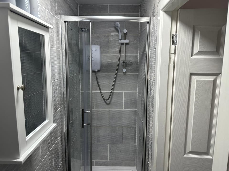 Lodge by Oak Apartment in Oldbury