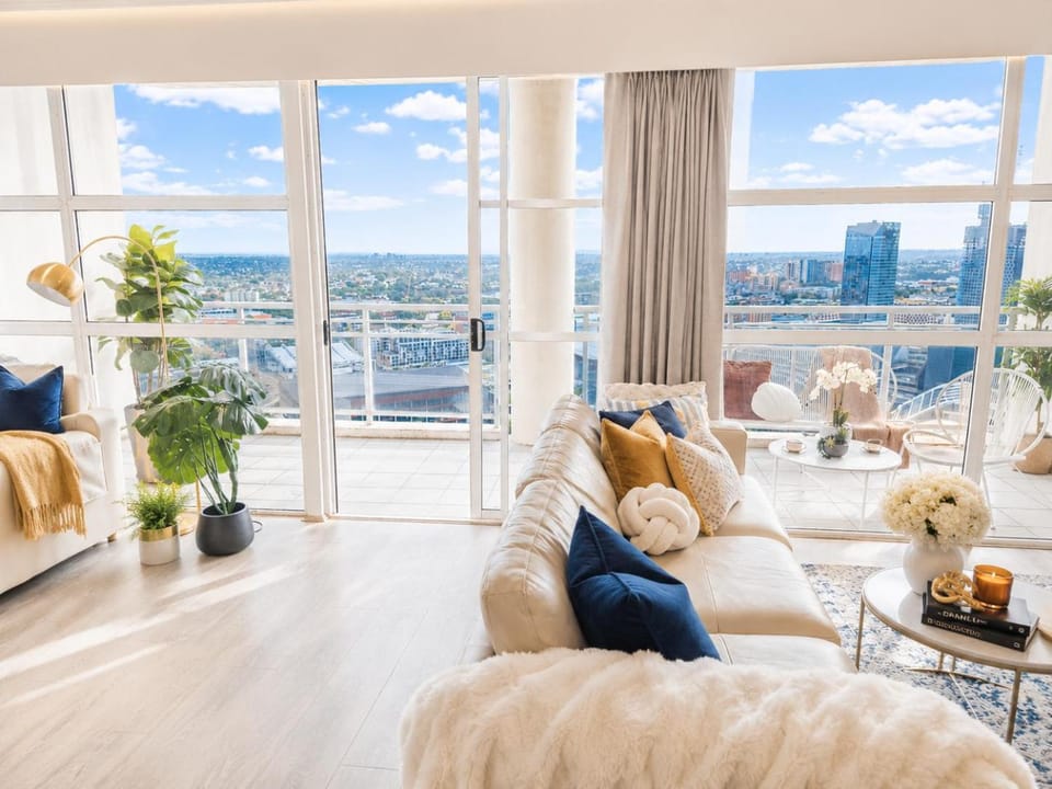 Balcony/Terrace, Living room, City view
