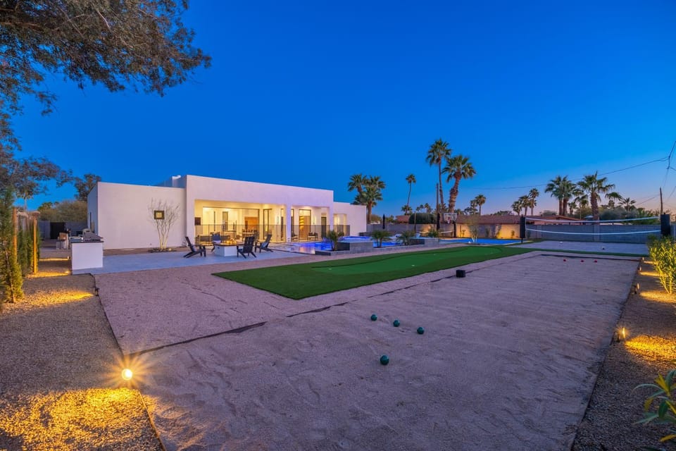 MultiMillionResort Oasis PickleballVolleyballCourtBocce Ball CourtGolf House in Scottsdale