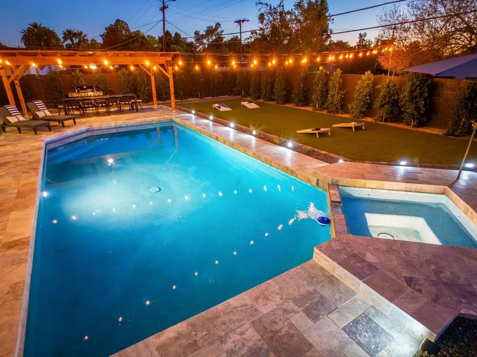 LuxuryOasis HtdPoolHotTubFire PitGolf OldTown House in Scottsdale
