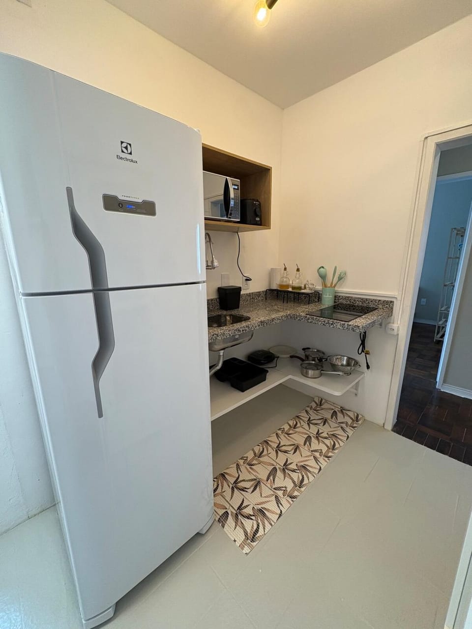 Kitchen or kitchenette, microwave, toaster