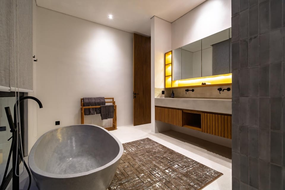 Bathroom, Bath