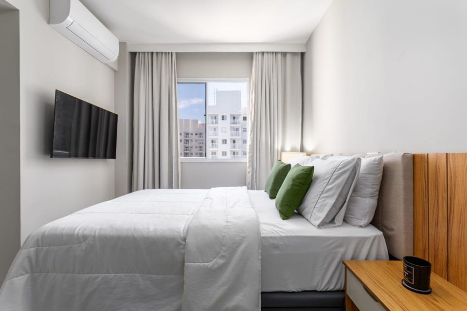 Bed, TV and multimedia, Photo of the whole room, Bedroom, air conditioner