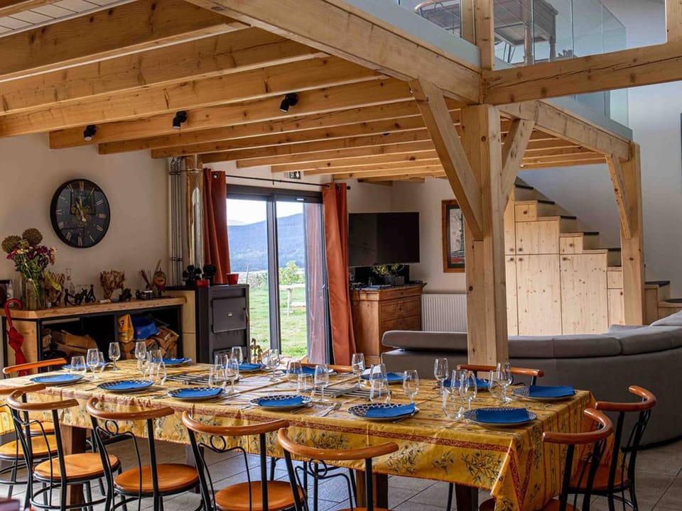 Maison Prestige en Forêt pour 15, Confort et Élégance aux Angles - FR-1-295-213 House in Occitanie