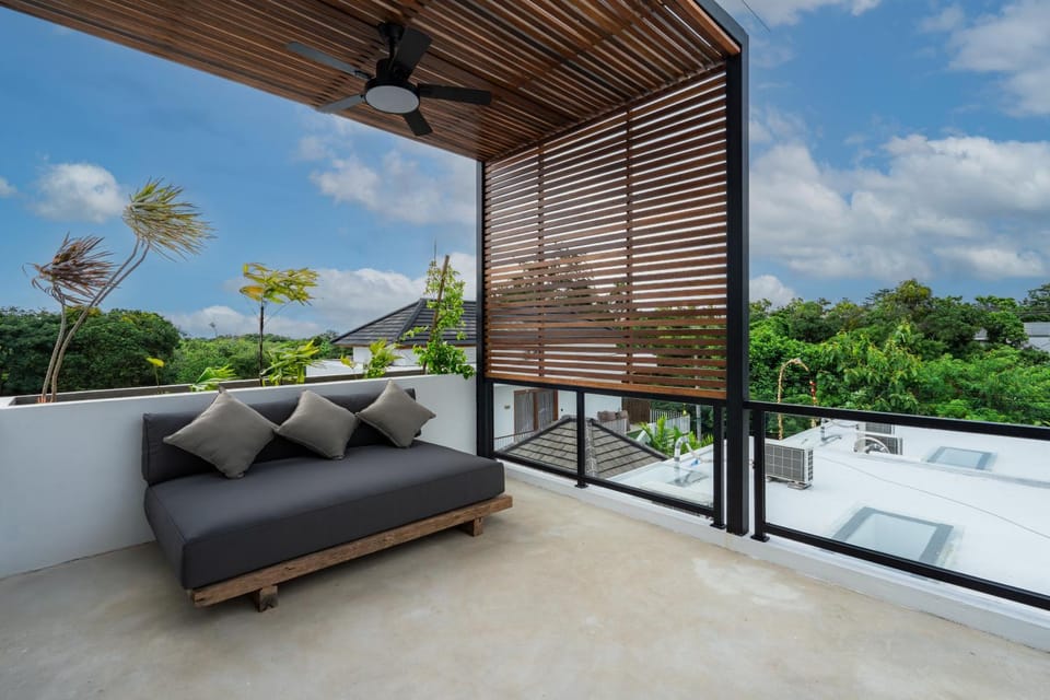 View (from property/room), Balcony/Terrace, Seating area