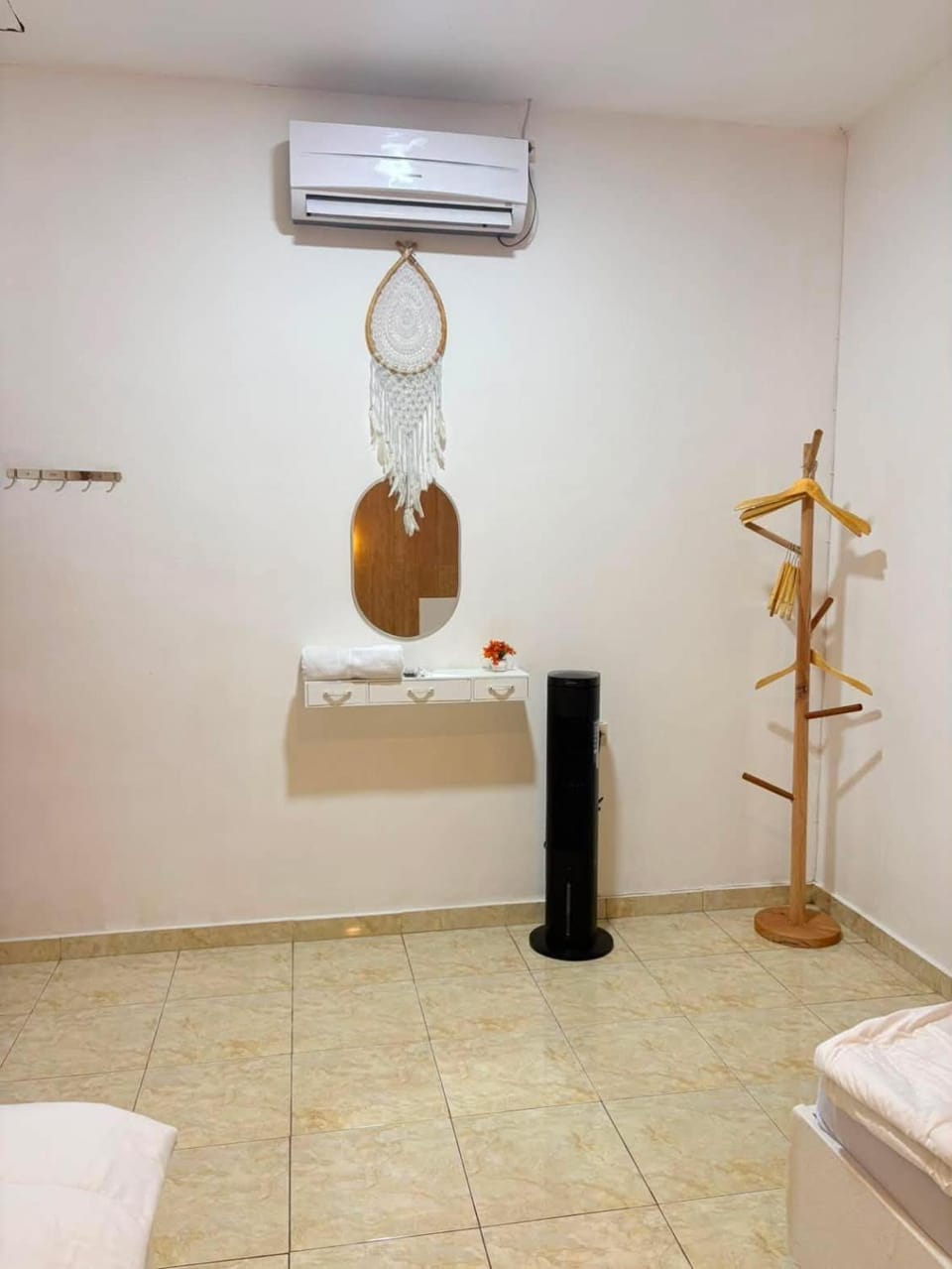 Golden Homestay Tumpak Sewu House in East Java
