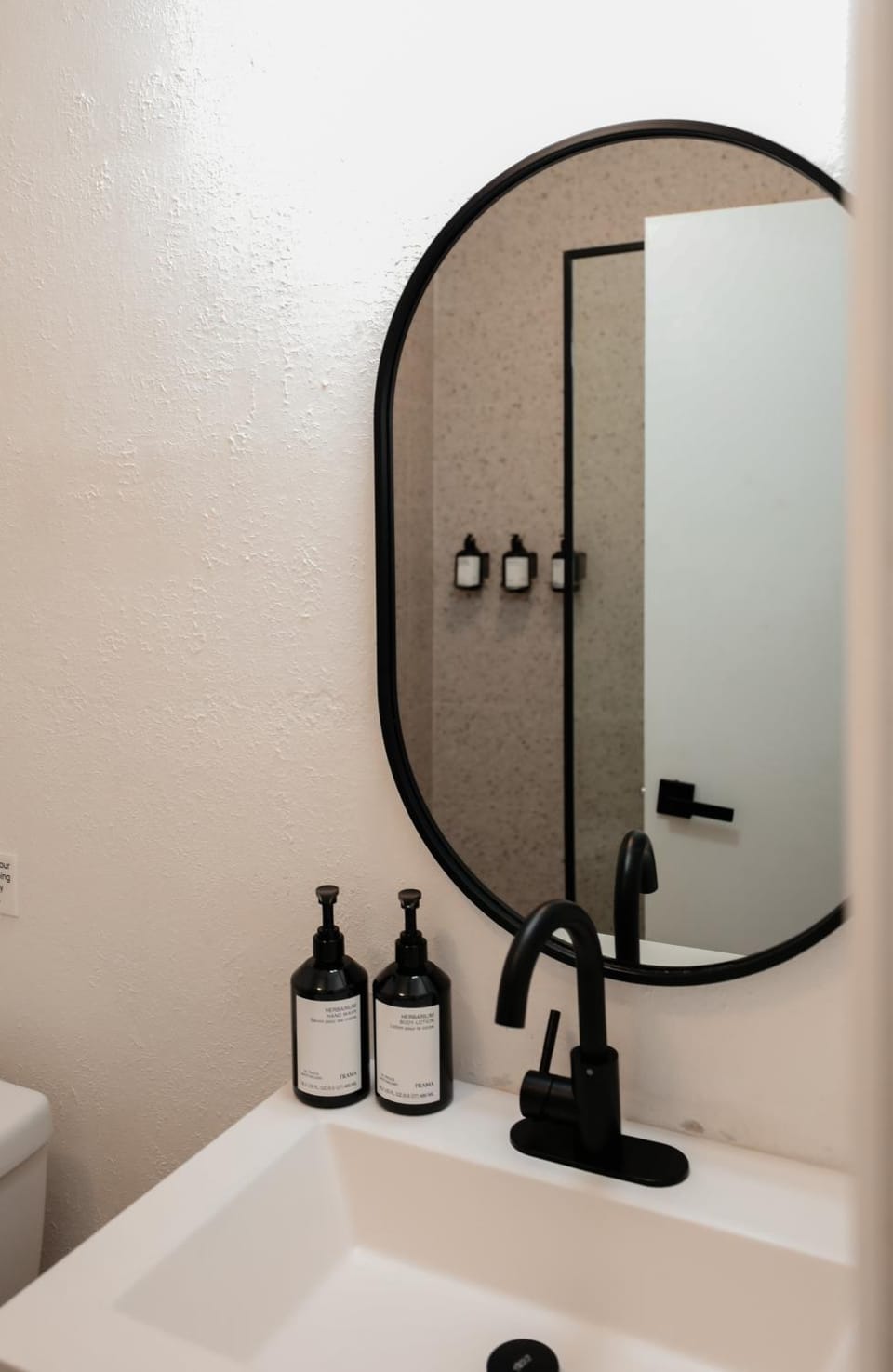 Suites by The Wellborn Apartment in Orlando