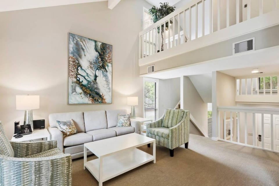 589 - Sleeps 6, Mins to Beach, Fire Pit, Pool House in Hilton Head Island