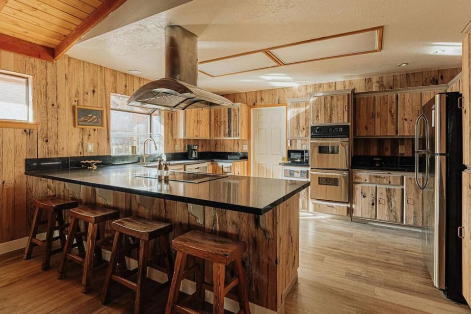 Wildwood Chalet House in Big Bear