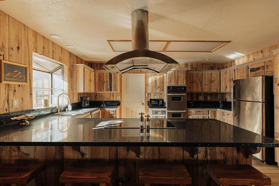 Wildwood Chalet House in Big Bear