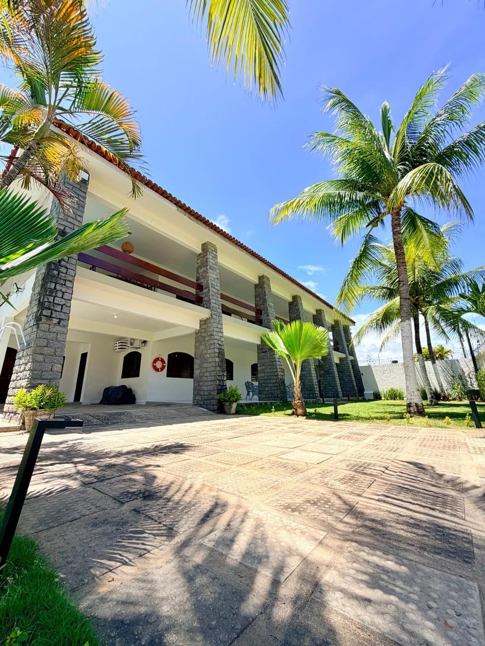 Property building, Facade/entrance, Day, Garden