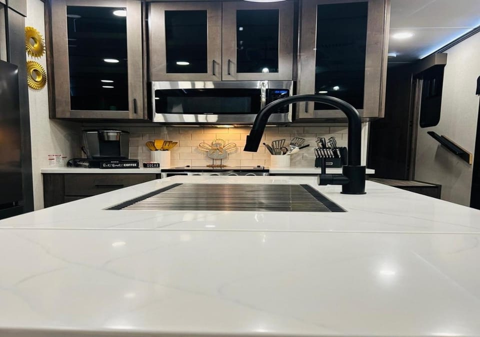 Kitchen or kitchenette, kitchen