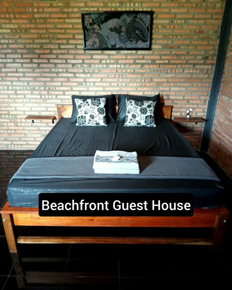 Beachfront Guest House Pacitan Bed and Breakfast in East Java