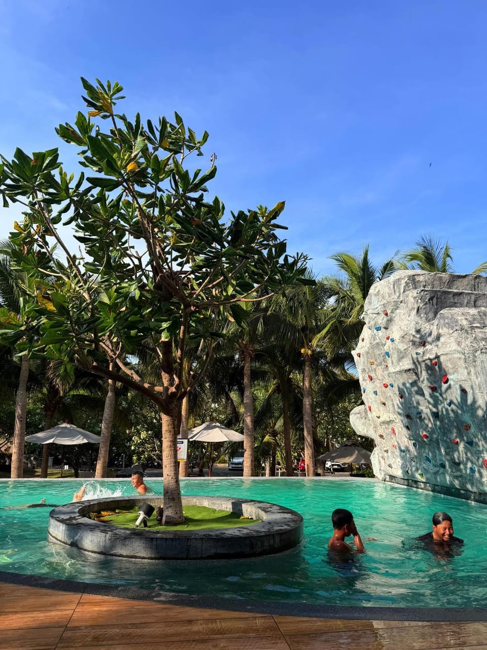 Swimming pool