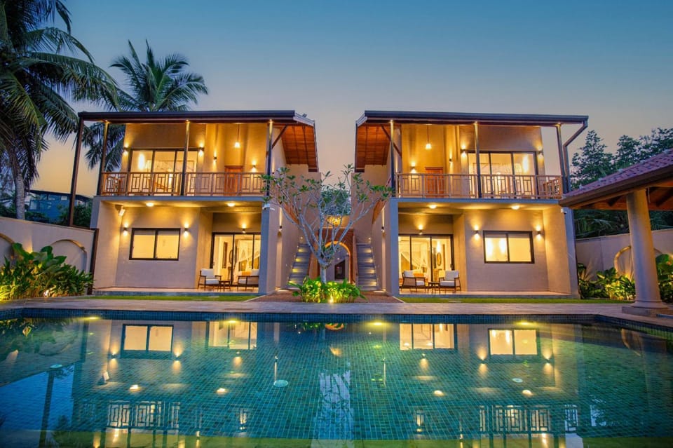 Property building, Pool view, Swimming pool