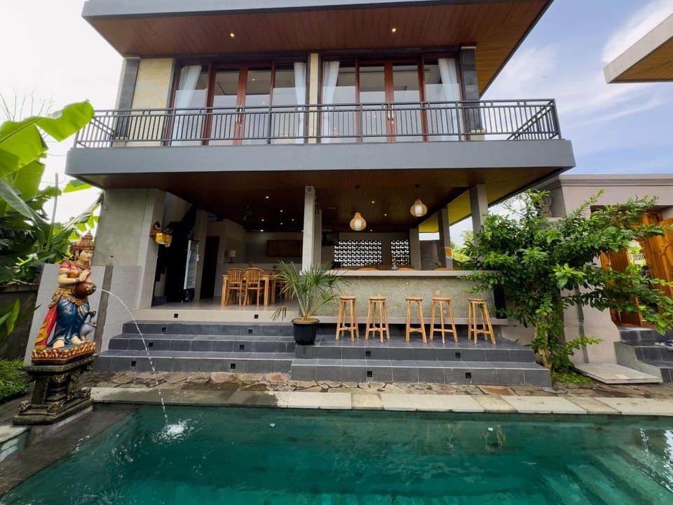 Property building, Balcony/Terrace, Swimming pool