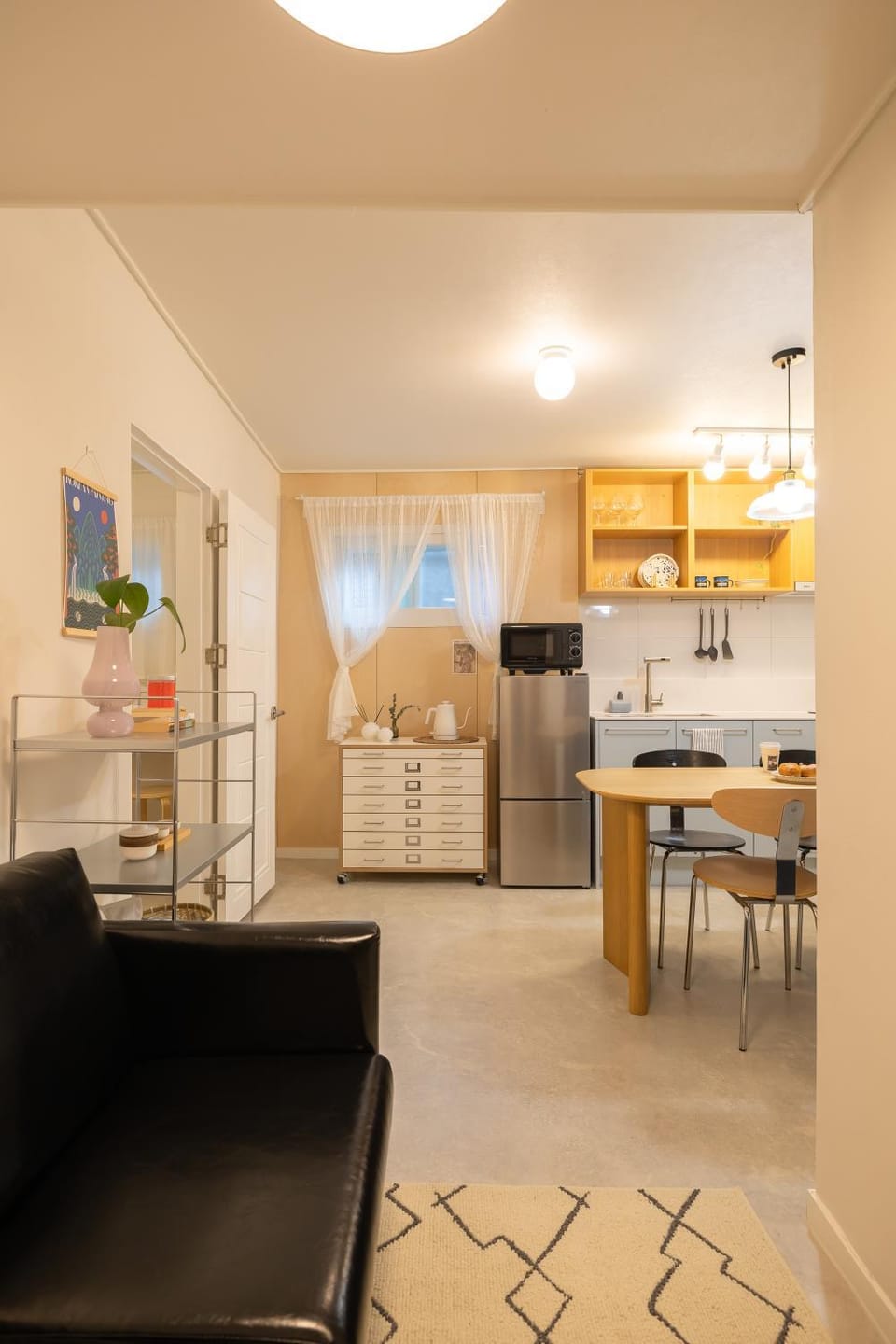 The Serenity 1961 #2mins walk to Gyeongbokgung Palace station #2Rooms 3Beds #Gwanghwamun #Seochon Family trip Villa in Seoul