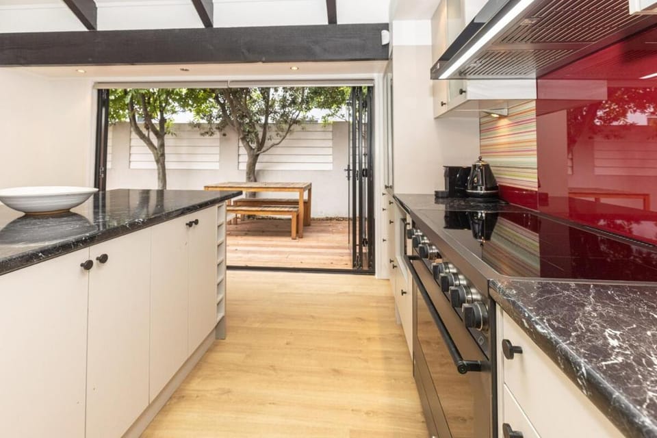 oven, kitchen
