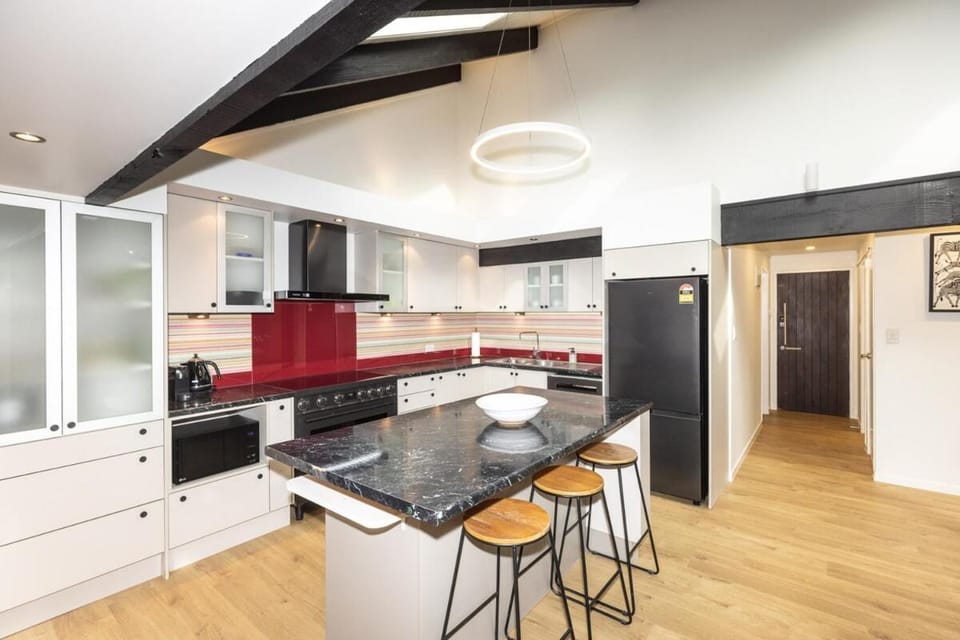microwave, oven, stove, kitchen