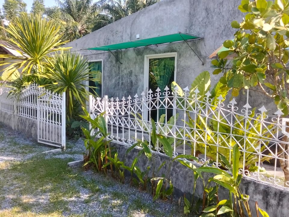 Mountain view home House in Krabi Changwat