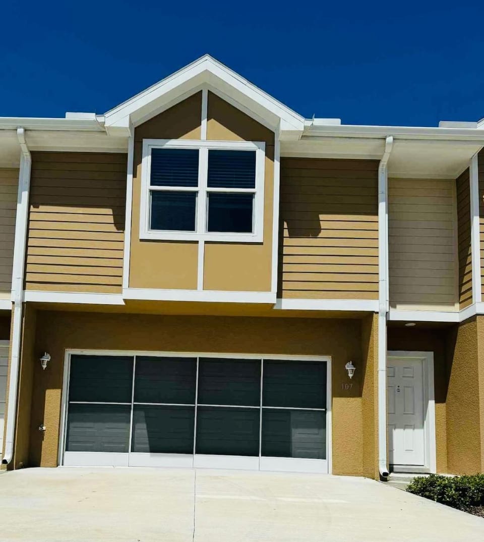 Oceanside Haven Entire home across Daytona Beach sleeps 8 4 beds 2 and a half bath House in South Daytona