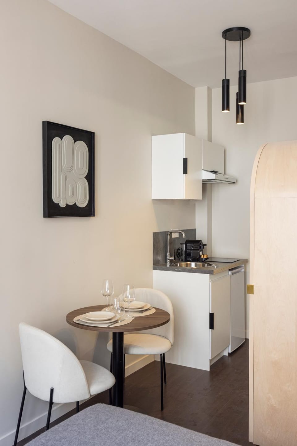Facade/entrance, kitchen