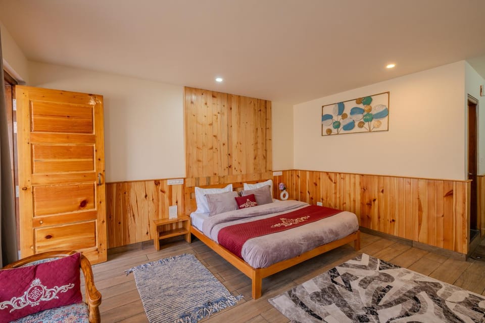 Bed, Seating area, Bedroom