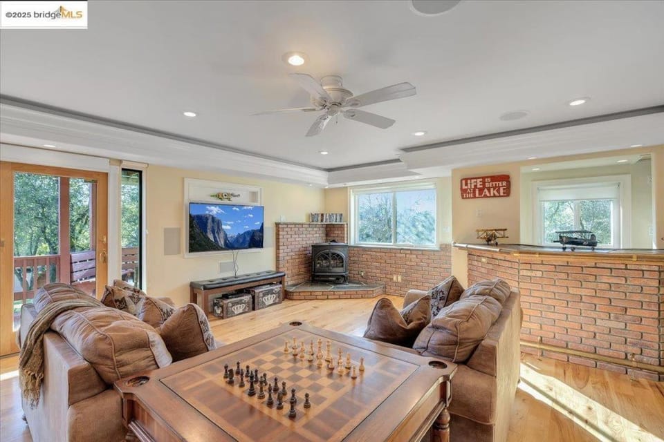 7 br Mega home near Yosemite Spacious, Game Room House in Groveland