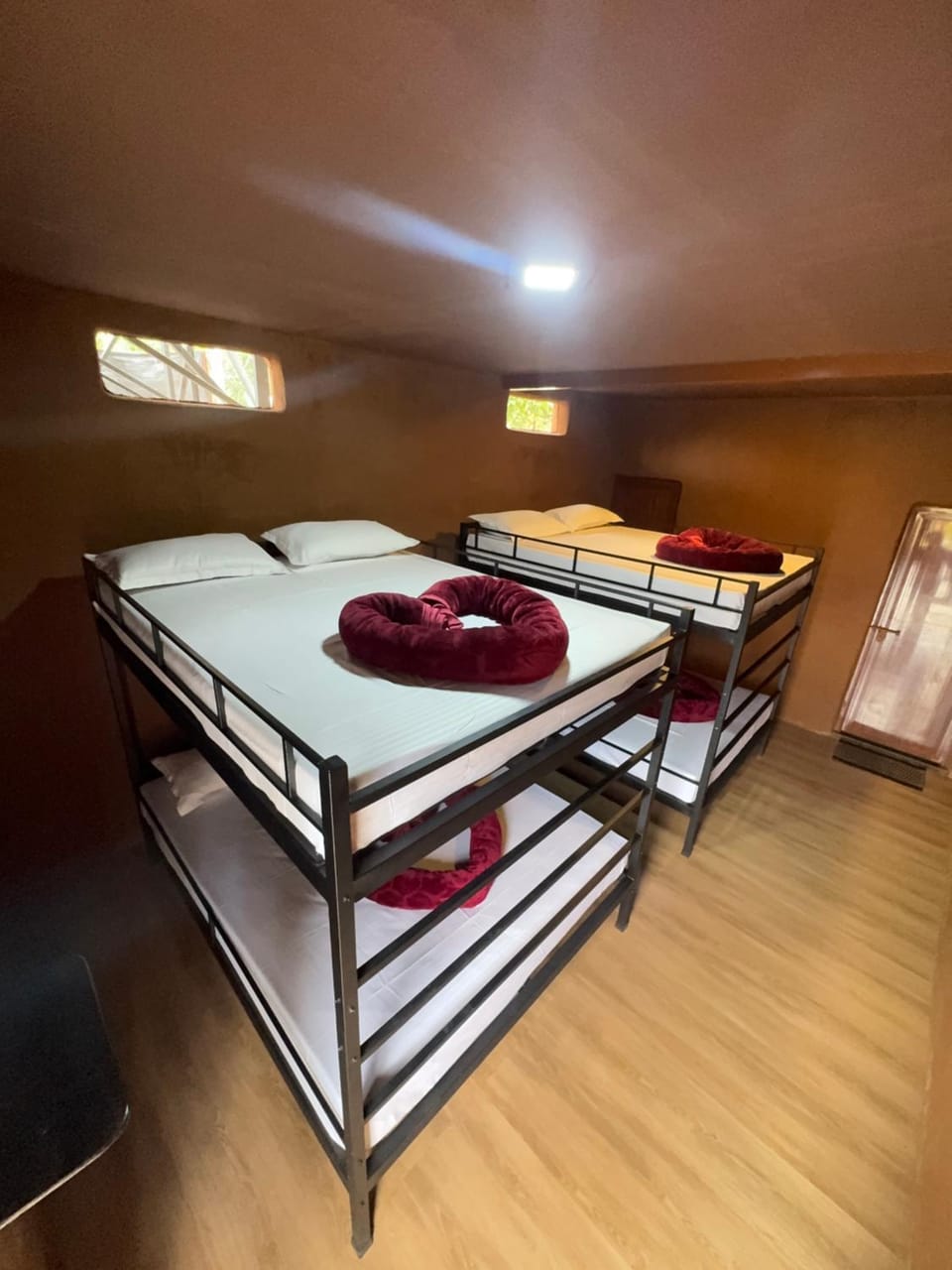 Bedroom, bunk bed