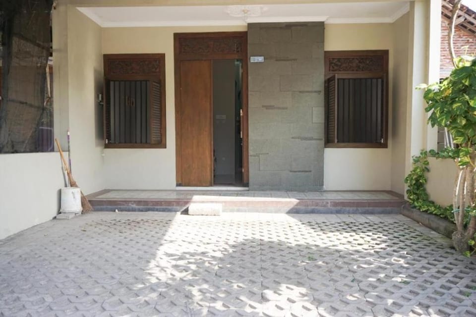Facade/entrance, Day, Balcony/Terrace