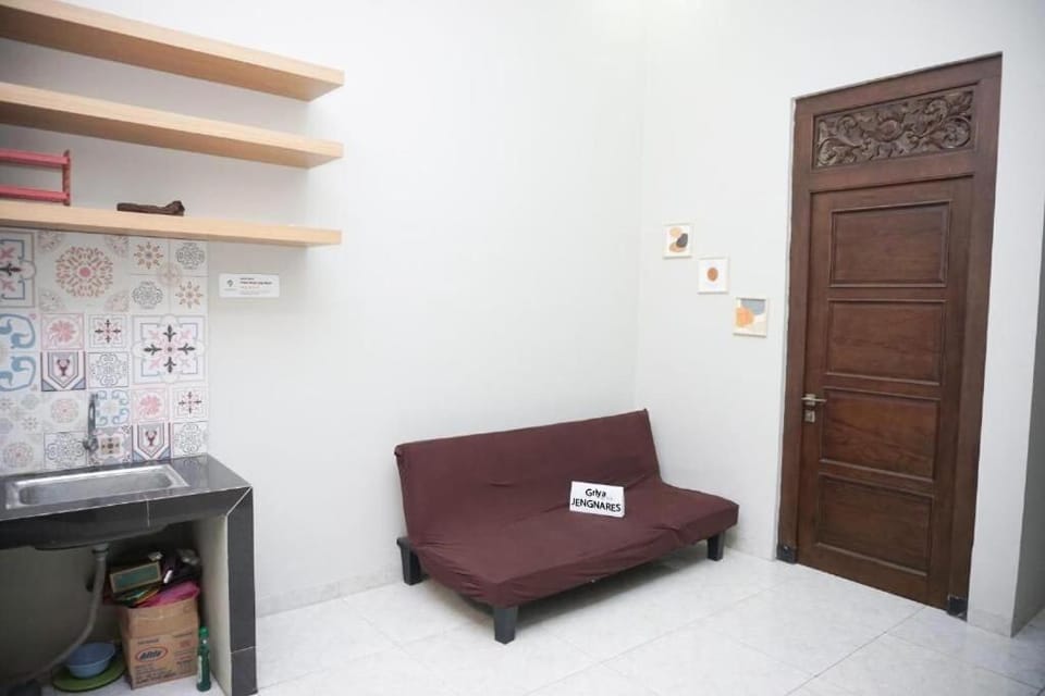 Kitchen or kitchenette, Seating area