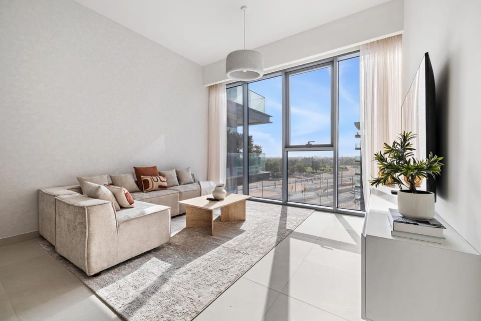 Communal lounge/ TV room, TV and multimedia, View (from property/room), Balcony/Terrace, Living room, Seating area, Evening entertainment