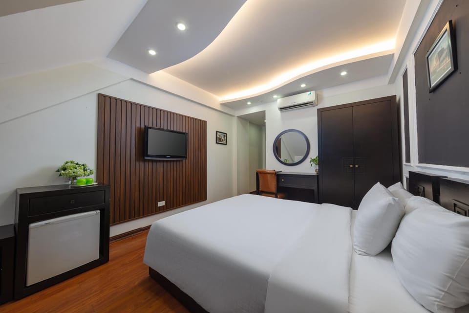 Communal lounge/ TV room, Bed, TV and multimedia, Photo of the whole room, Evening entertainment, Bedroom, air conditioner